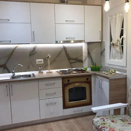 Central Welcoming In Apartment Tirana