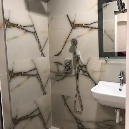 Central Welcoming In Apartment Tirana