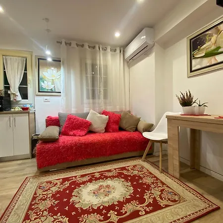 Central Welcoming In Apartment *